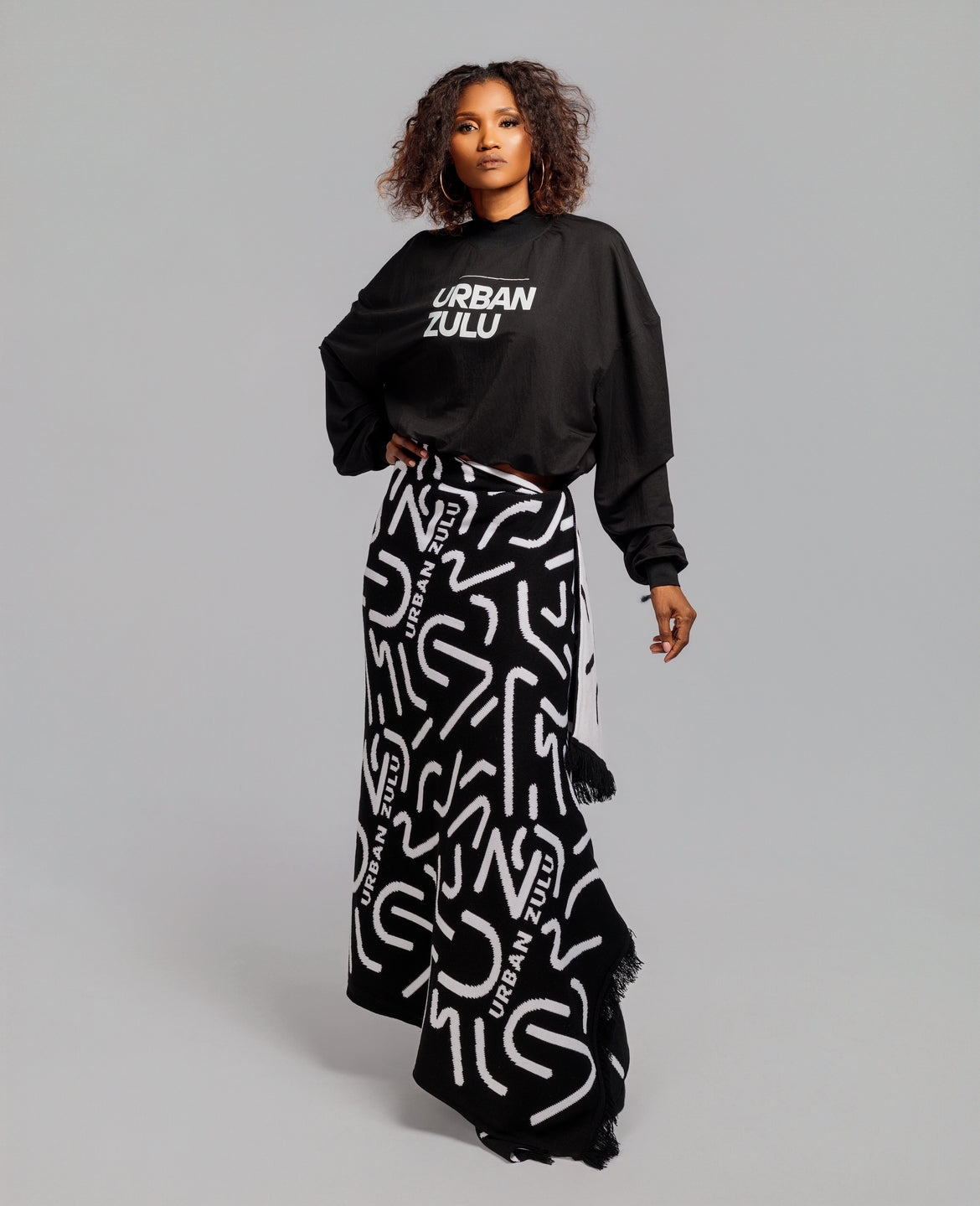 Uz monochrome shawl